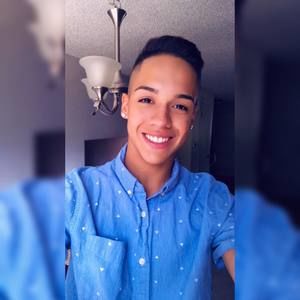 Meet your Posher, Dominic